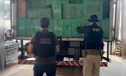 Caminhão com 350 mil maços de cigarros é apreendido no norte do PR