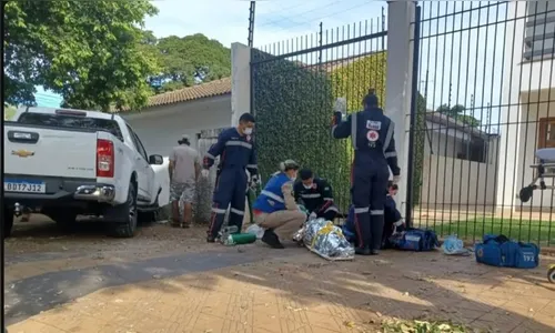 Motociclista fica em estado grave após acidente entre três veículos