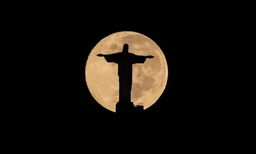 Cristo Redentor apaga luzes por uma hora em solidariedade a Vini Jr.