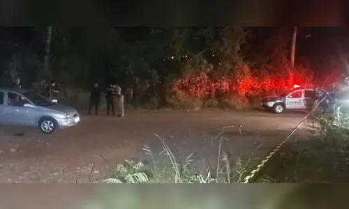Jovem de 18 anos é morto a tiros dentro de carro no Paraná