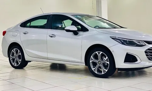 Chevrolet Cruze é furtado no centro de Apucarana