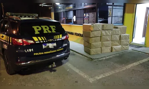 Pai e filho são presos pela PRF com 1,3 mil celulares e tablets no PR