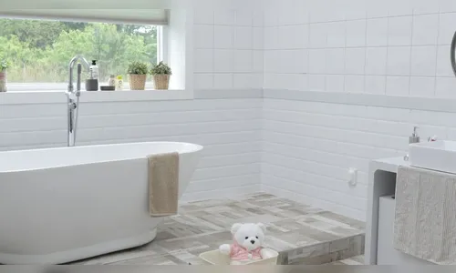 Confira algumas sugestões de como cuidar do banheiro de casa