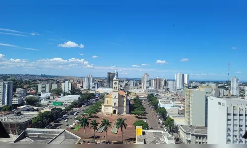 Apucarana amanhece com céu claro e temperaturas amenas neste domingo