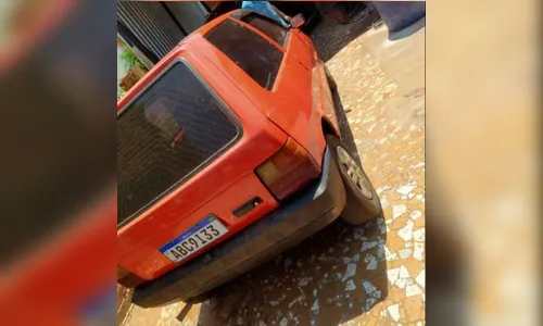 Fiat Uno é furtado na Av. Brasil no centro de Ivaiporã