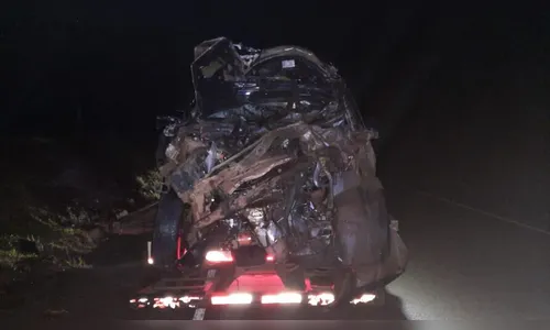 Colisão entre trator e automóvel deixa uma pessoa ferida na PR-436