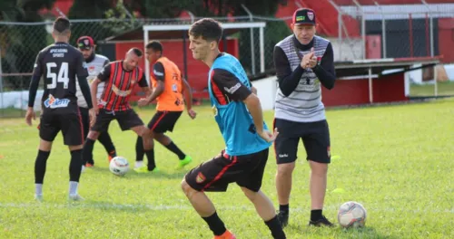 Equipe do Apucarana durante treinamento no Olímpio Barreto