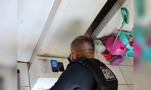 Casal é preso por vender fotos e vídeos de pornografia infantil no PR