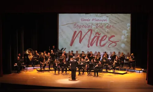 Banda Municipal faz homenagem às Mães em Apucarana