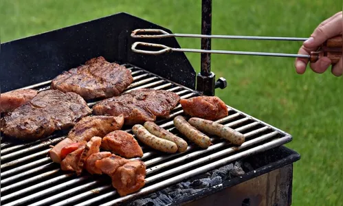 Família recebe 'ultimato' de vizinhos veganos: 