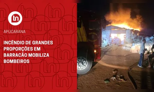 Incêndio de grandes proporções em barracão mobiliza Bombeiros