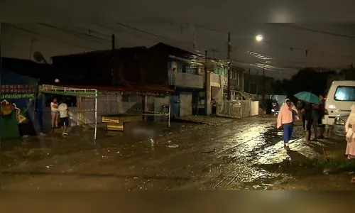 Adolescente morre eletrocutado durante enchente, em Curitiba