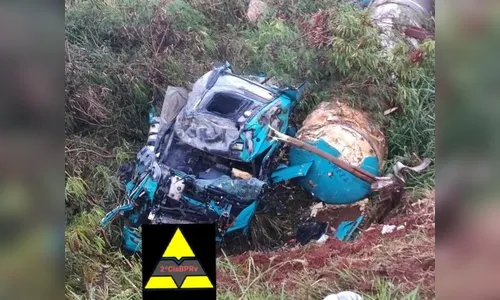 Homem fica gravemente ferido após capotar caminhão em Londrina