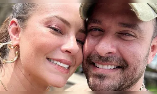 Diogo Nogueira completa 42 anos e ganha declaração de Paolla