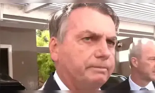 Bolsonaro nega adulteração em cartão de vacina e diz que não a tomou