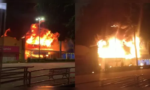 Incêndio de grandes proporções atinge prédios comerciais, em Barueri
