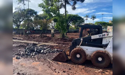 Abertura de rua na Praça 28 de Janeiro gera polêmica em Apucarana