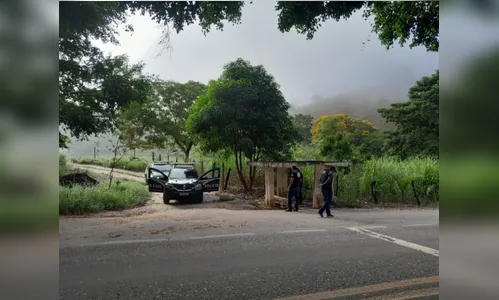 Em troca de agrados, mãe acoberta 'namoro' da filha de 11 anos