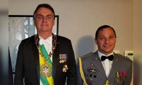 PF faz buscas na casa de Bolsonaro e prende ex-ajudante
