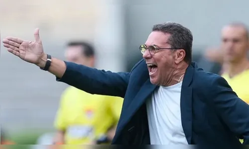 Corinthians negocia com Luxemburgo para tentar acabar com a crise