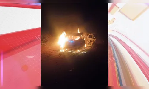 Veículo utilizado em homicídio é encontrado pegando fogo em Apucarana