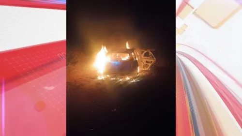Veículo foi encontrado em chamas no Jaçanã