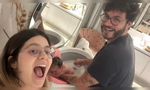 Após postar foto da filha no banho, Eliezer brinca: 