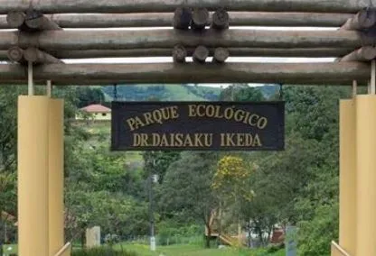 Fechado há dois anos por conta de comprometimento com as chuvas, o Parque Daissaku Ikeda não tem controle efetivo do acesso de visitantes
