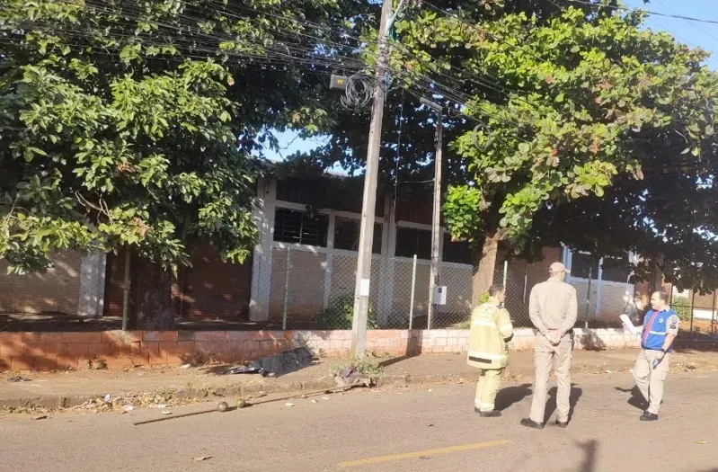 A vítima apresentava queimadura e trauma na cabeça