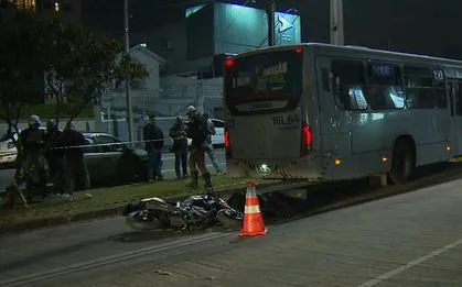 Acidente com moto que deixou jovem morto foi no início da noite de segunda-feira (5), na Avenida Iguaçu