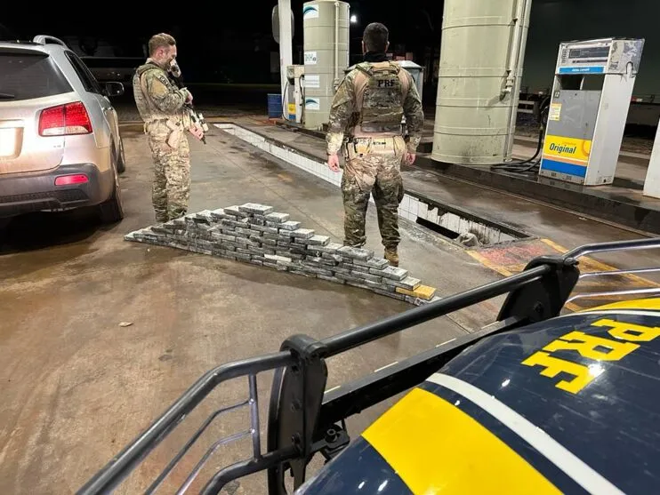 As drogas seriam levadas para São Paulo, segundo o condutor.