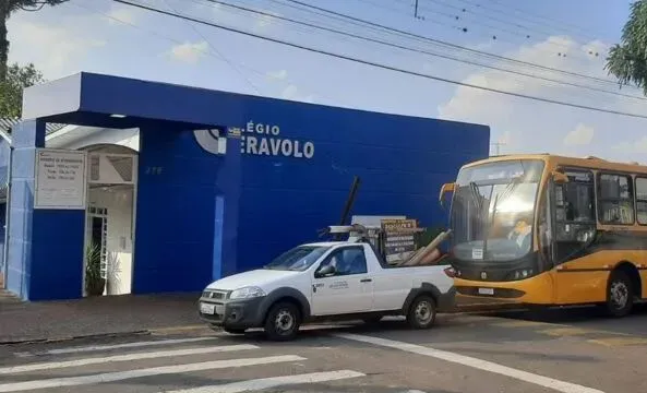 Crime ocorreu em frente ao Colégio Cerávolo, em Apucarana