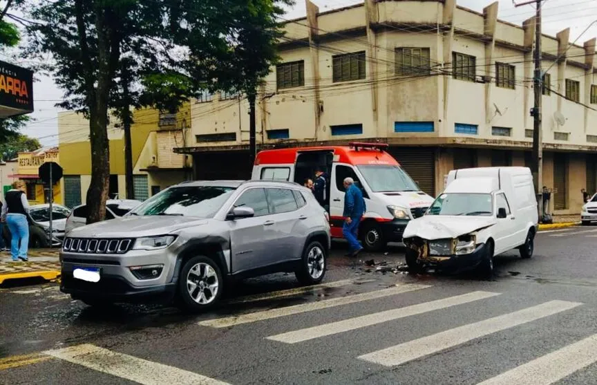 Duas pessoas foram socorridas pelo Samu