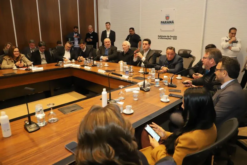 Governador Carlos Massa Ratinho Jr assina liberação de recursos para programa paraná pró cidades