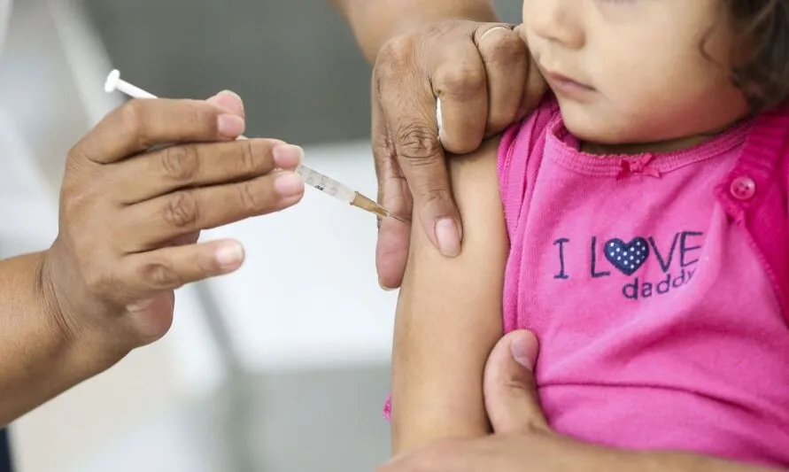 Maior desafio é a vacinação de crianças.
