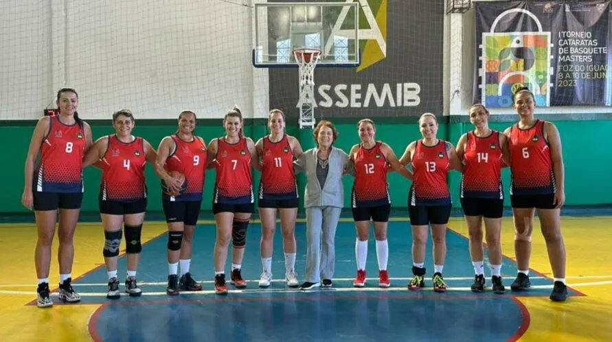 Time de basquete de Apucarana campeão em Foz do Iguaçu