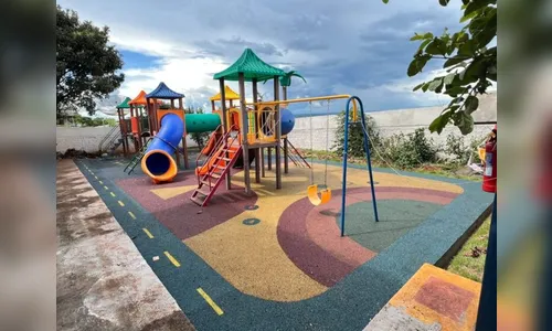 Apucarana instala pisos emborrachados em parquinhos de CMEIs e Escolas
