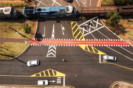 73 municípios do Paraná têm travessias de trem