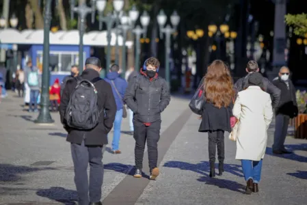 A Sesa pede que os paranaenses se imunizem