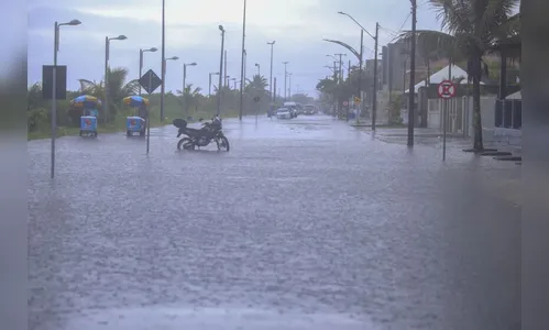 Simepar alerta para fortes chuvas com risco de alagamentos no Paraná