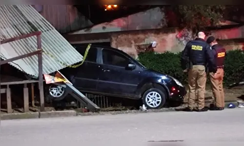 Cabeleireira bêbada nega pagar conta e acelera contra dona de bar