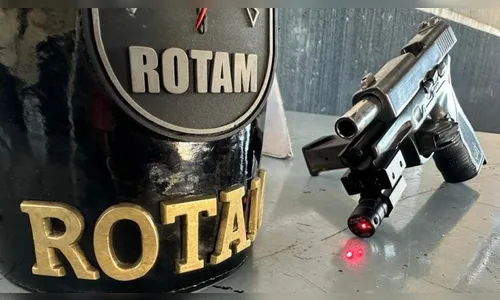 Grávida de 8 meses é presa com pistola e drogas em Maringá