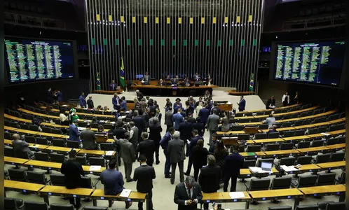 Discriminar políticos pode se tornar crime no Brasil; entenda