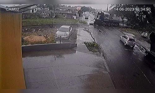 Câmera flagra 2º acidente em linha férrea desta quarta em Apucarana