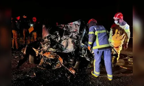 Adolescente de 14 anos bate carro em acidente com duas mortes no PR