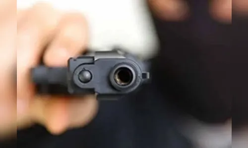 Caminhoneiro feito refém nos Campos Gerais é abandonado em Faxinal