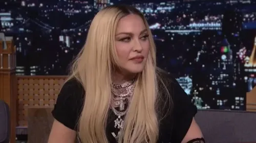Cantora Madonna precisou ser internada