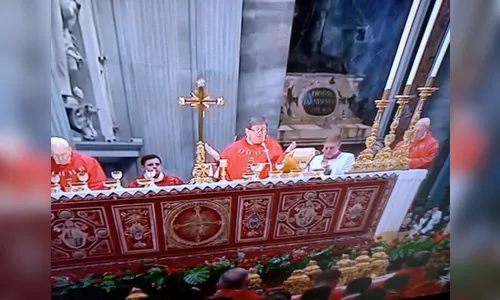 Apucaranense concelebra missa com o Papa Francisco