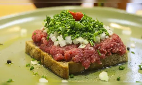 Carne de onça de Curitiba é destaque em ranking mundial de gastronomia
