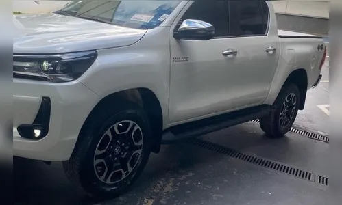 Caminhonete Hilux é furtada no centro de Arapongas